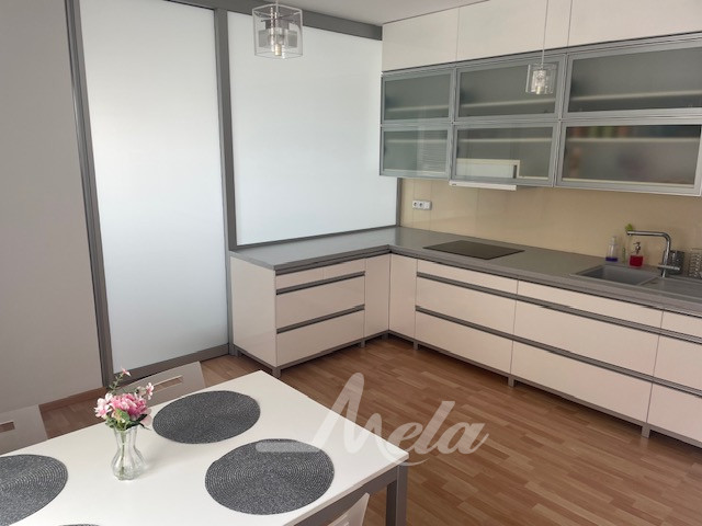 4 IZBOVÝ BYT - PRENAJATÉ